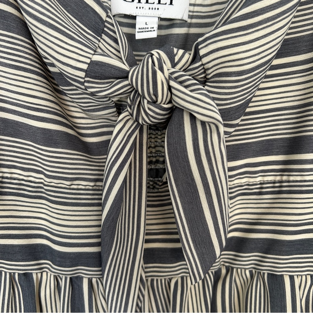 Gilli Cream and Grey Striped Dress‎ - Picture 2 of 7